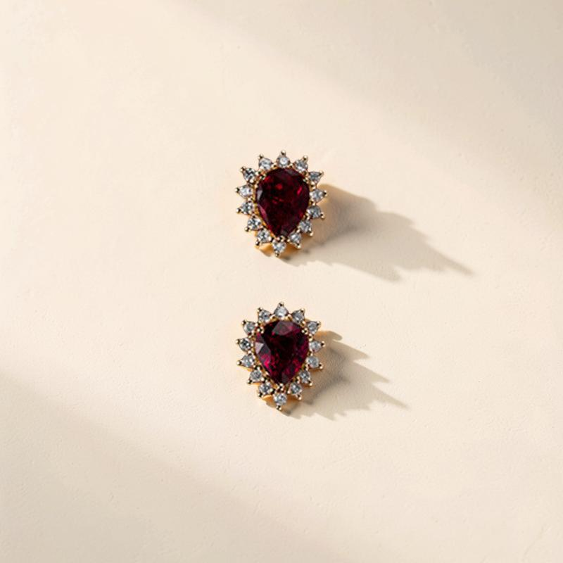 Boucles d'Oreilles Rubis – Étincelles d'Amour, Argent Plaqué Or