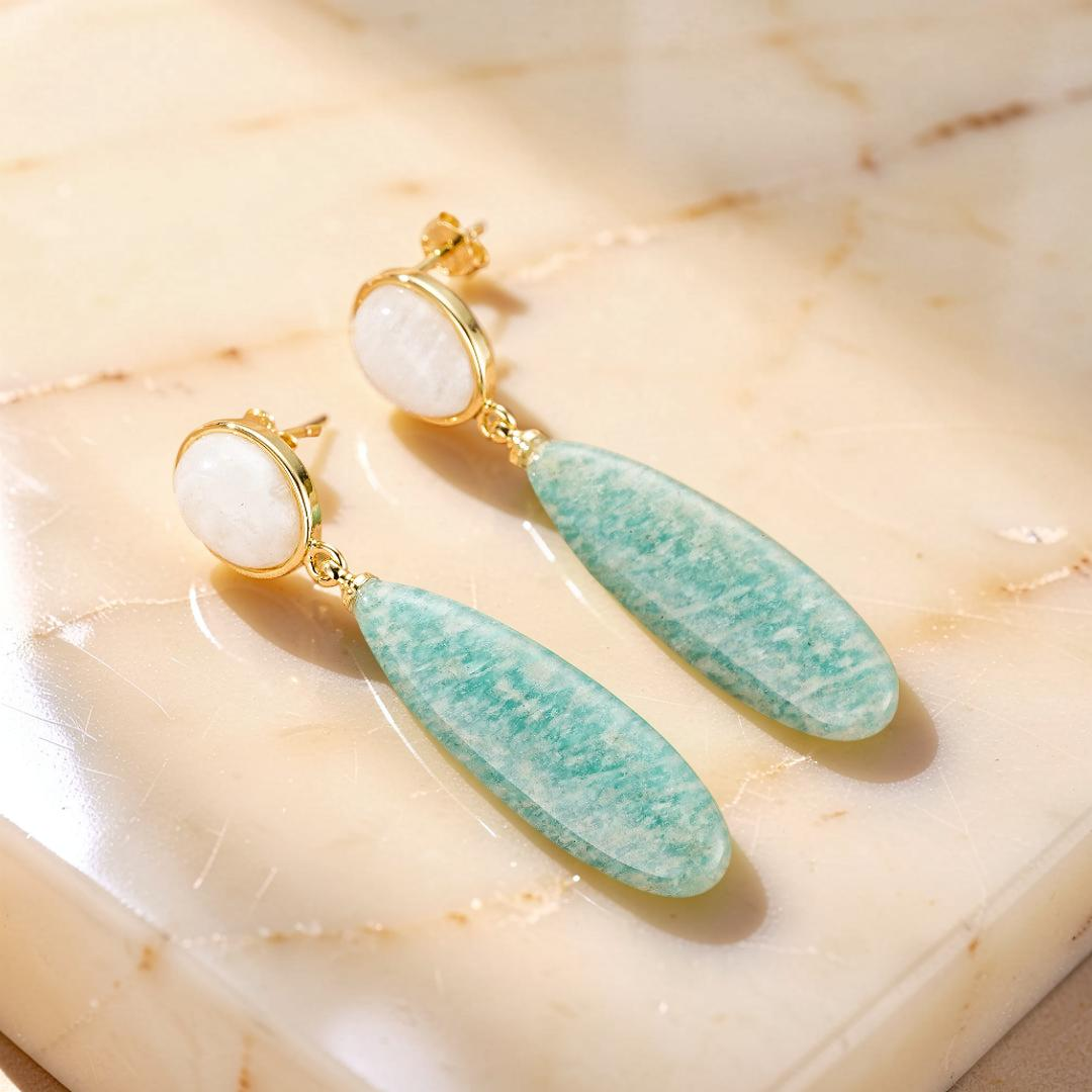 Boucles d’Oreilles Amazonite et Pierre de Lune – Élégance Nocturne