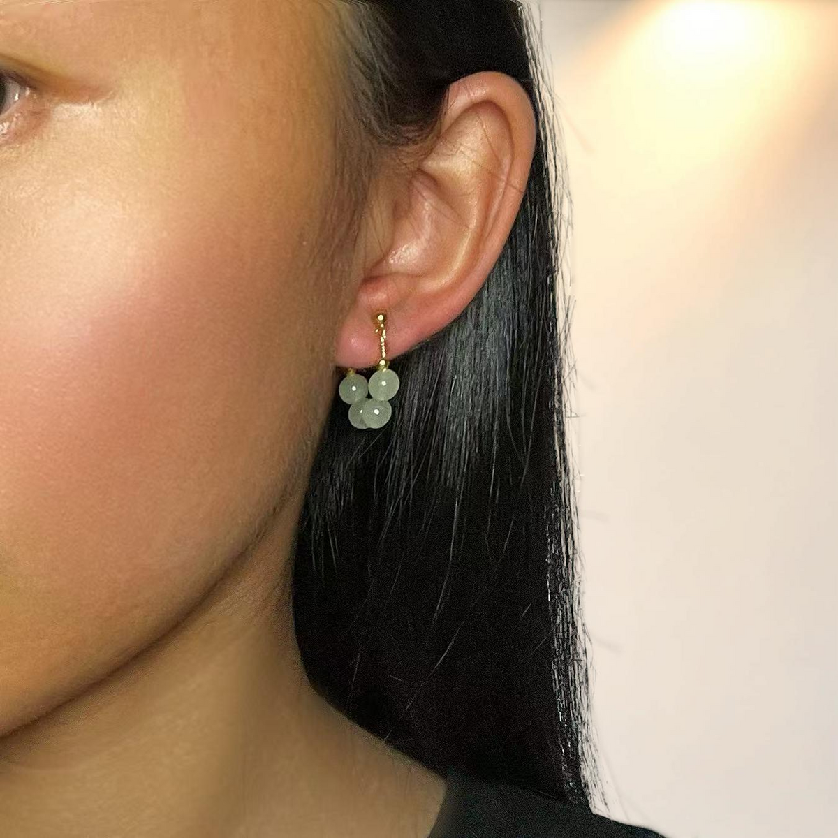 Boucles d’Oreilles Créoles Jade – Sérénité Courbée, Argent