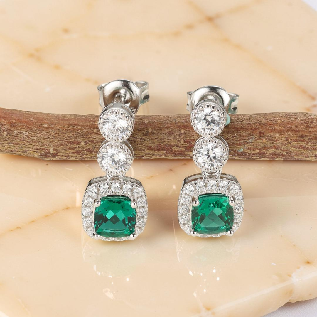 Boucles d’Oreilles Émeraude – Reflets Précieux, Argent Plaqué Platine