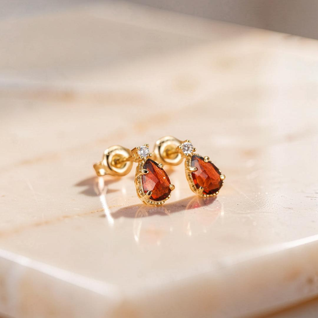 Boucles d’oreilles Grenat – Goutte de Feu, Argent Plaqué Or