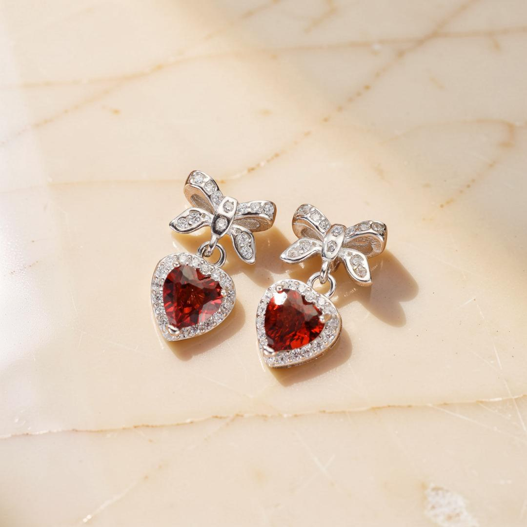 Boucles d’oreilles Grenat – Nœud d’Amour, Argent