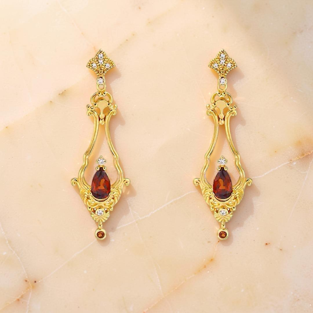 Boucles d’Oreilles Grenat – Reflet Majestueux, Argent Plaqué Or