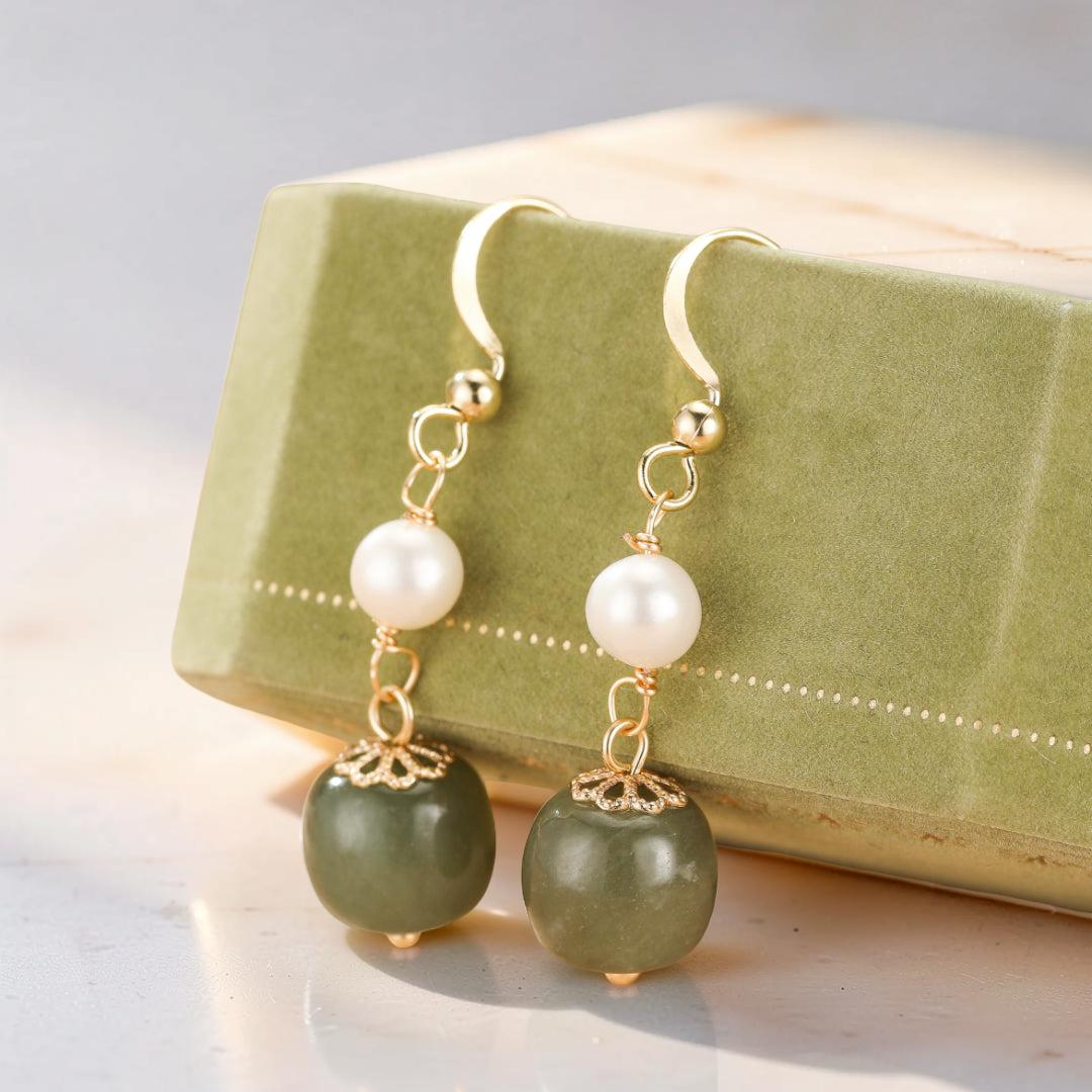 Boucles d’Oreilles Jade Néphrite et Perle – Équilibre Naturel