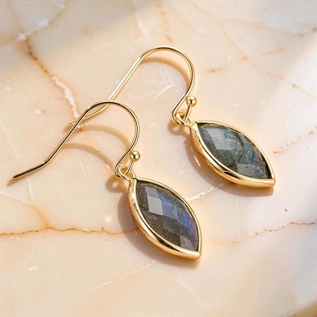 Boucles d’Oreilles Labradorite – Feuilles de Lumière