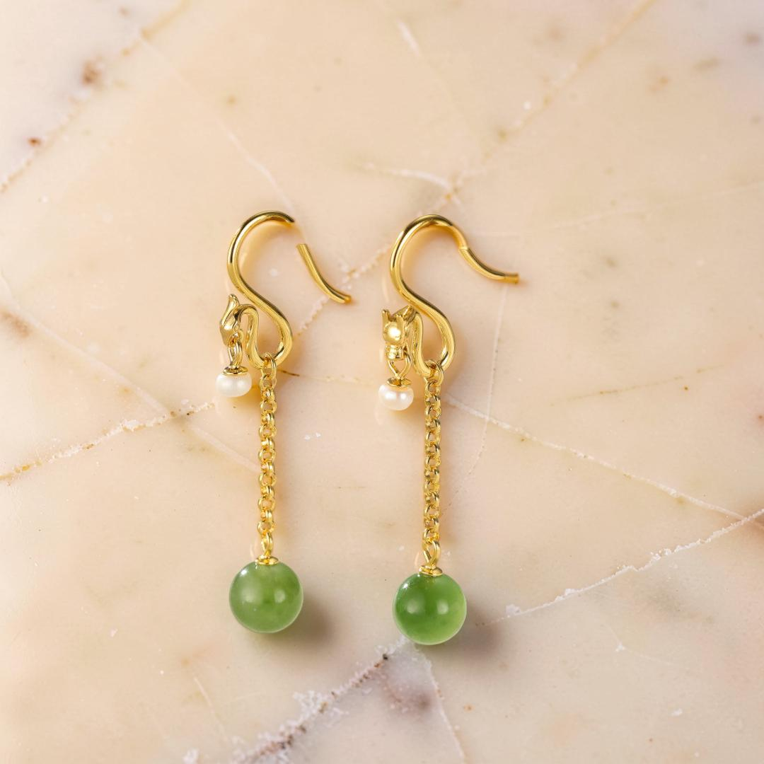 Boucles d'Oreilles Pendantes Jade et Perle – Harmonie, Argent Plaqué Or