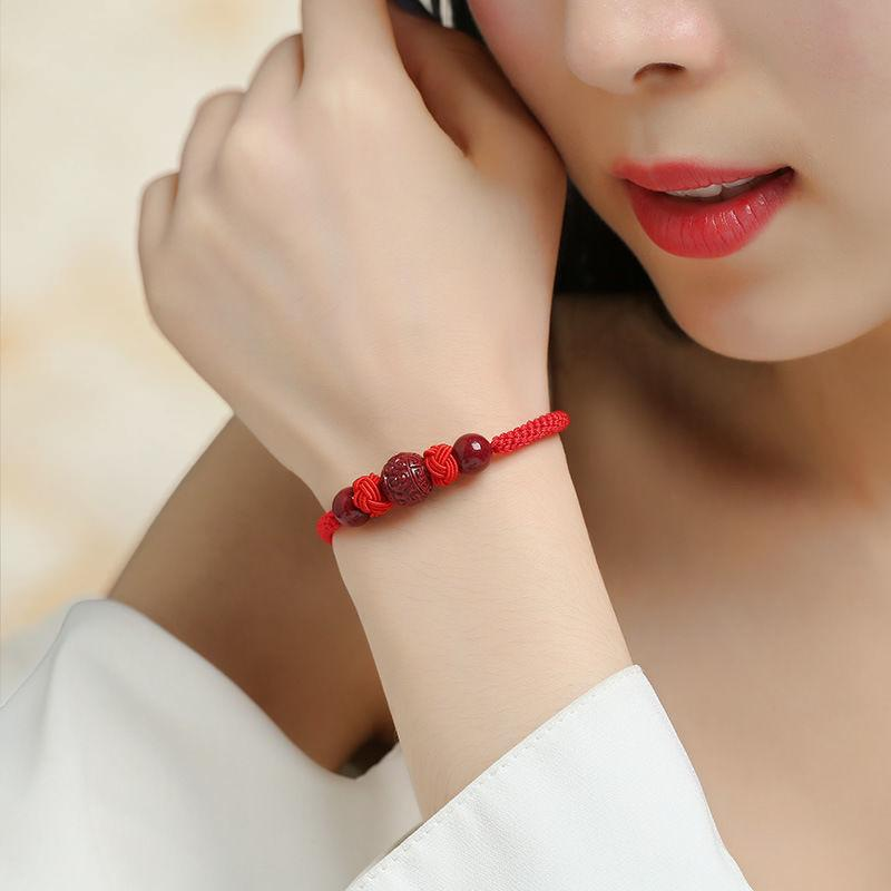 Bracelet Cinabre et Fil Rouge – Chance et Bonheur