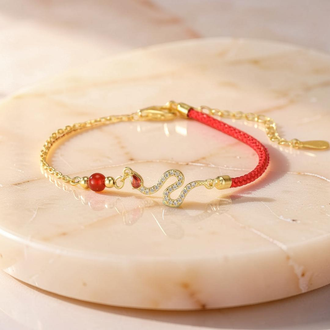 Bracelet Fil Rouge Serpent – Force Mystique, Argent Plaqué Or