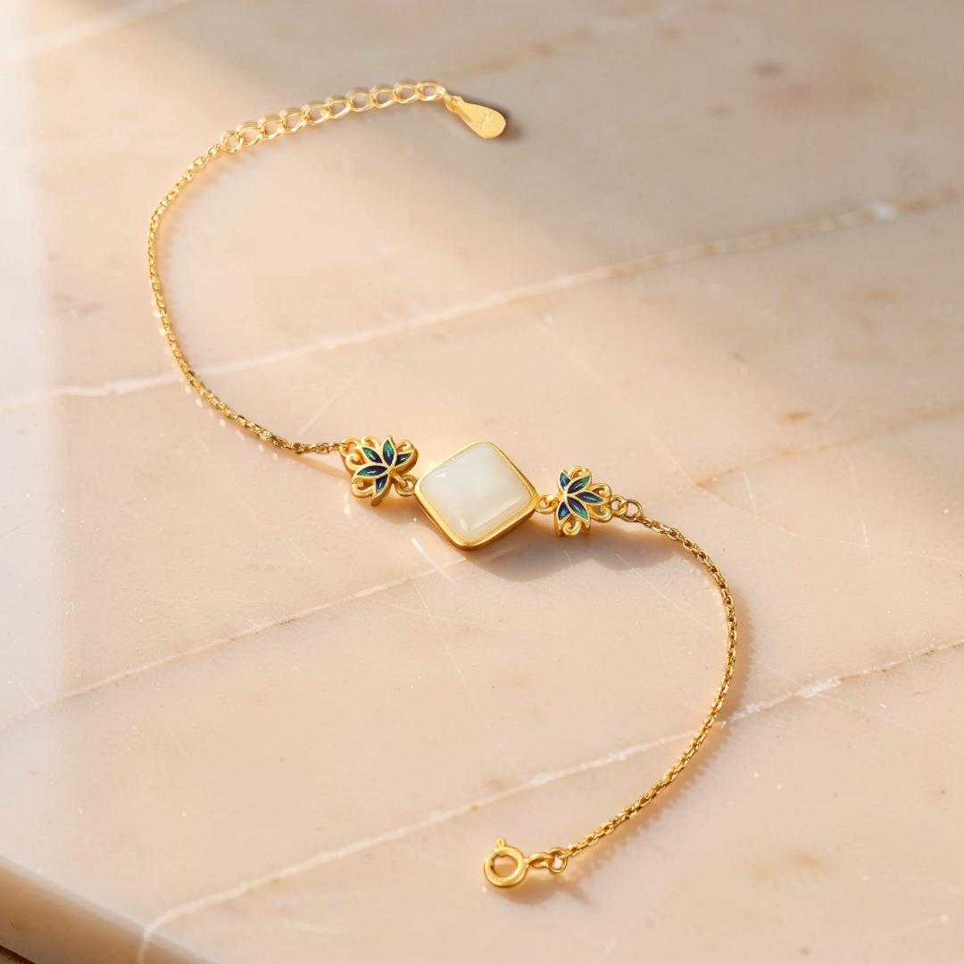 Bracelet Jade Blanc – Éveil Lotus Bleu, Argent Plaqué Or