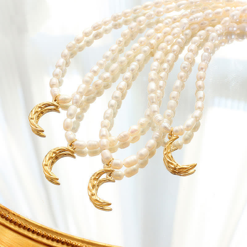 Collier Croissant de Lune en Perle Naturelle