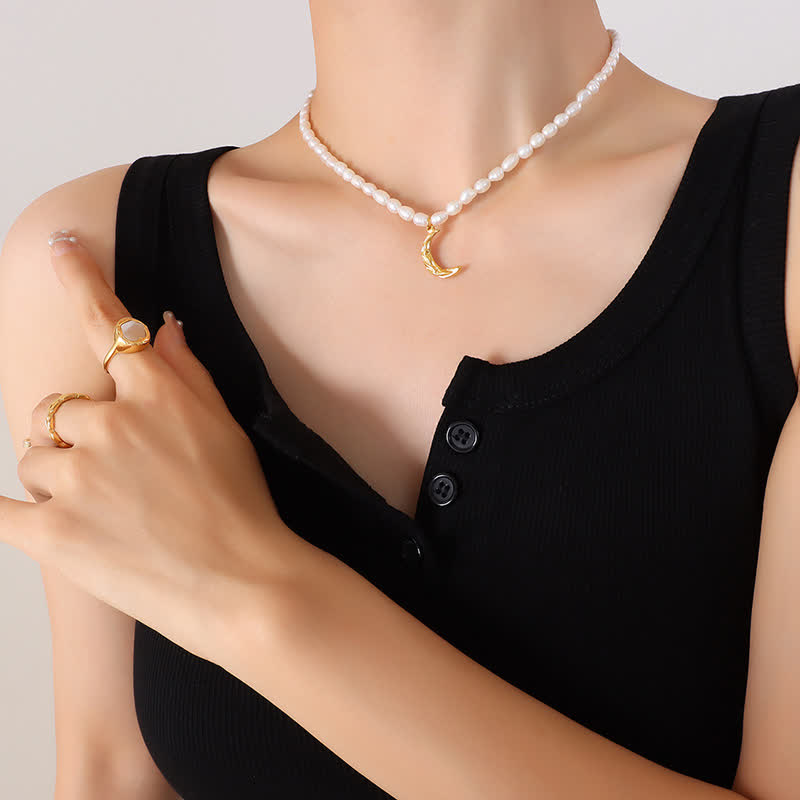 Collier Croissant de Lune en Perle Naturelle