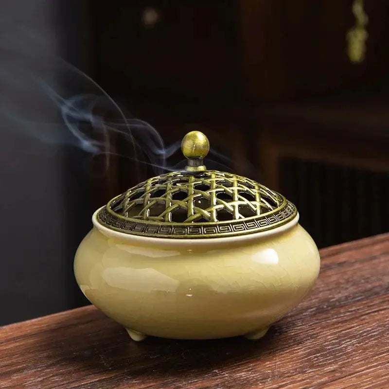 Brûleur d’Encens en Céramique Bouddhiste, Sérénité & Élégance