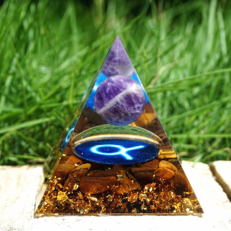 Pyramide du Zodiac en Orgonite et Oeil de Tigre de 10cm symbole du Taureau