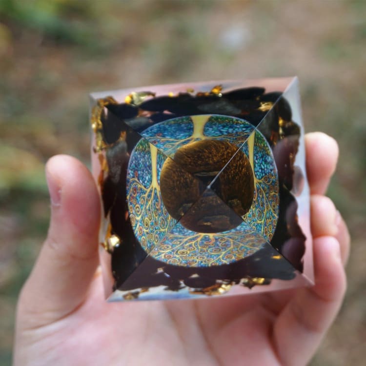 Pyramide en Orgonite, Obsidienne et Péridotite de 10cm