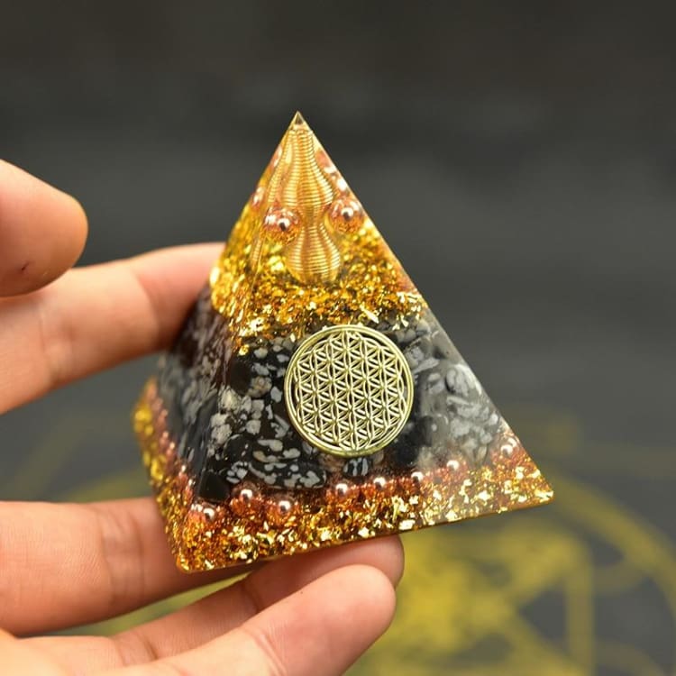 Pyramide Orgonite 'Relaxation et Protection'