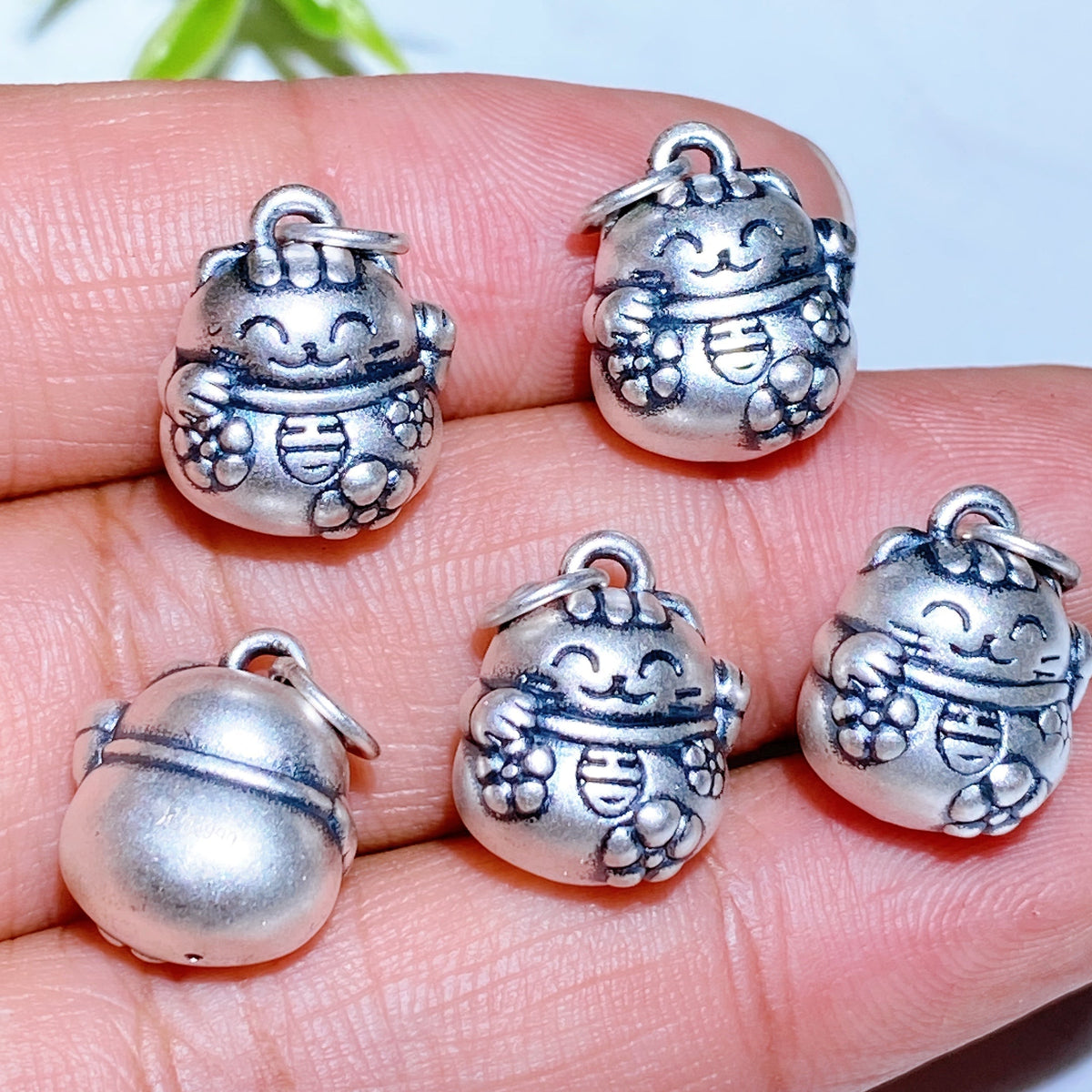 Breloques Sculptées en Argent S925 — Charms Spirituels DIY pour Créations Personnalisées (5–15 mm)