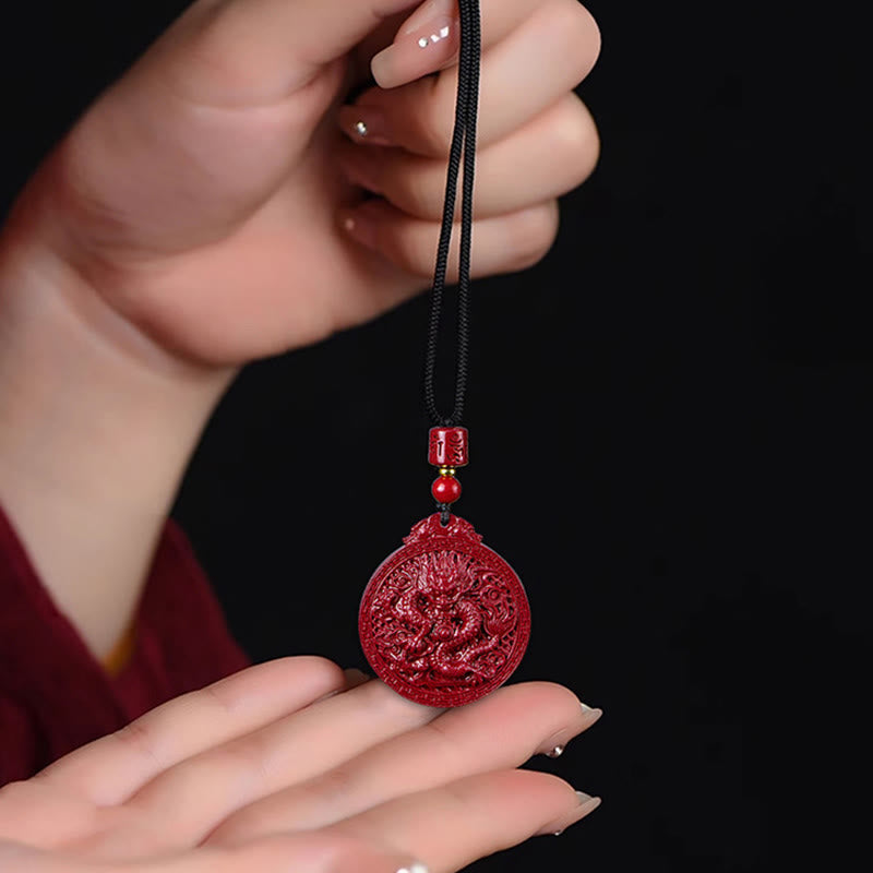 Collier Dragon de l’Année du Dragon en Cinabre Naturel