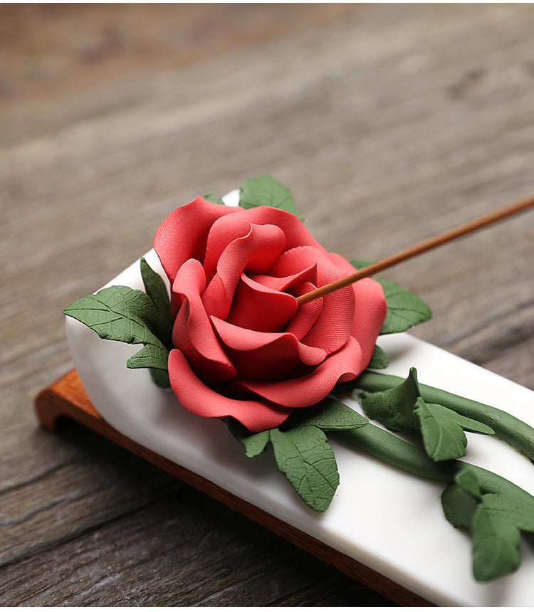 Porte-Encens en Céramique Roses Sculptées – Élégance Florale (30 cm)
