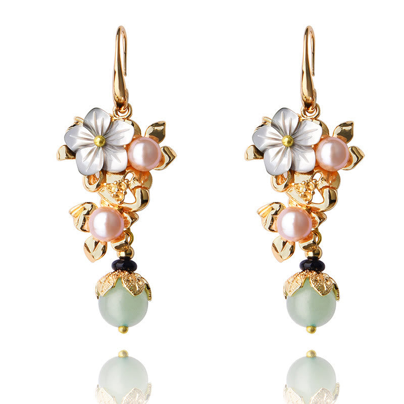 Boucles d’Oreilles Pendantes Fleur en Tridacna & Perle d’Eau Douce – Plaqué Or 14 Carats