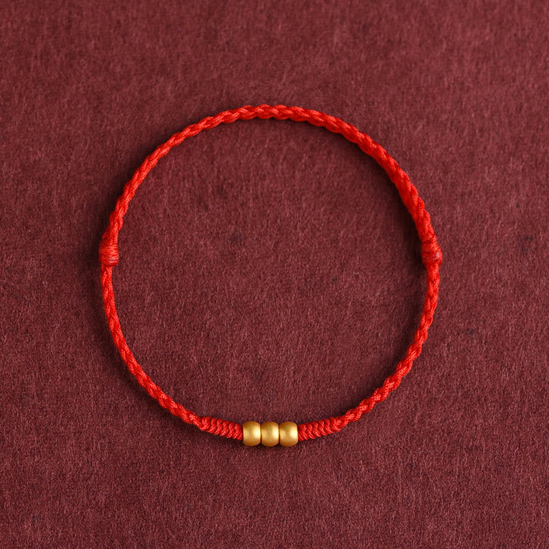 Mini-Bracelet Fil Rouge en Or 999 avec Trois Perles Porte-Bonheur
