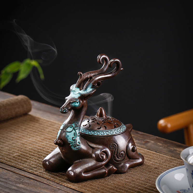 Brûleur d’Encens Cerf Oriental – Céramique Sculptée Bicolore