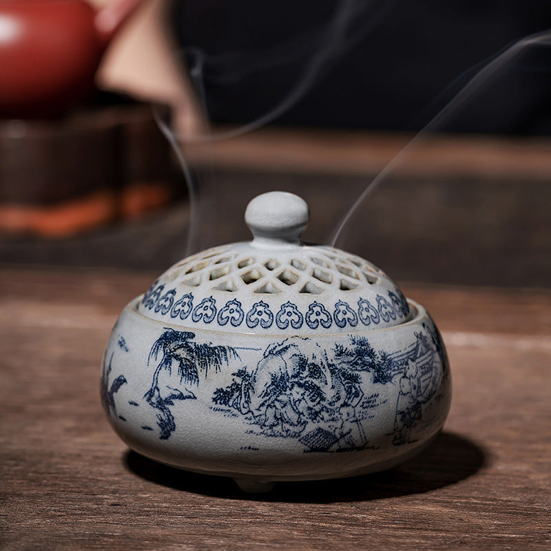 Brûleur d’Encens en Porcelaine Bleu & Blanc – Motifs Paysagers Traditionnels