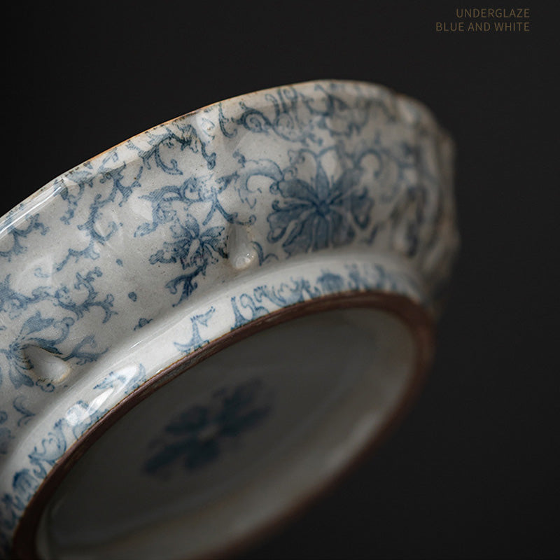 Brûleur d’Encens en Porcelaine Bleu & Blanc – Motifs Traditionnels Chinois