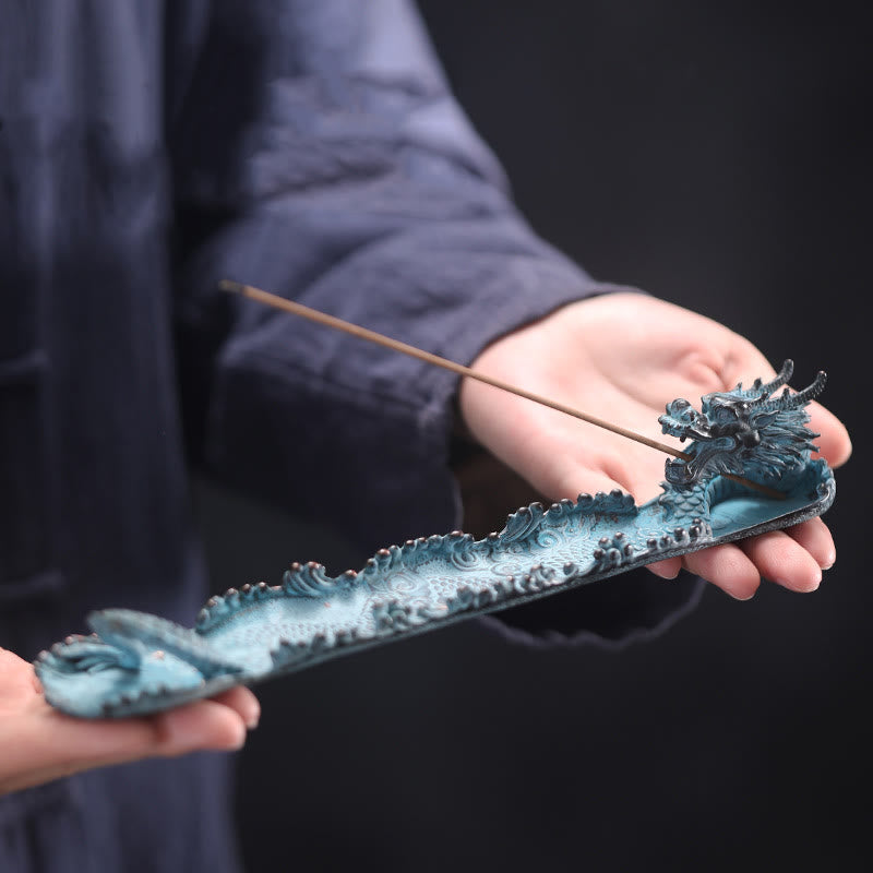 Brûleur d'encens en alliage de force de dragon de bon augure avec Buddha Stones