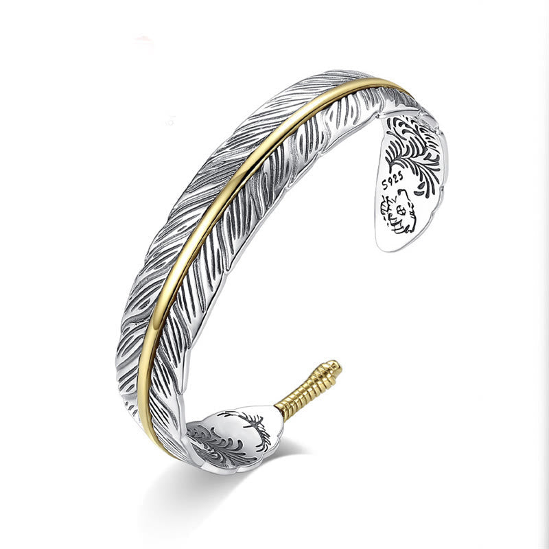 Bracelet Manchette en Cuivre Sculpté, Motif Plumes Ajustable