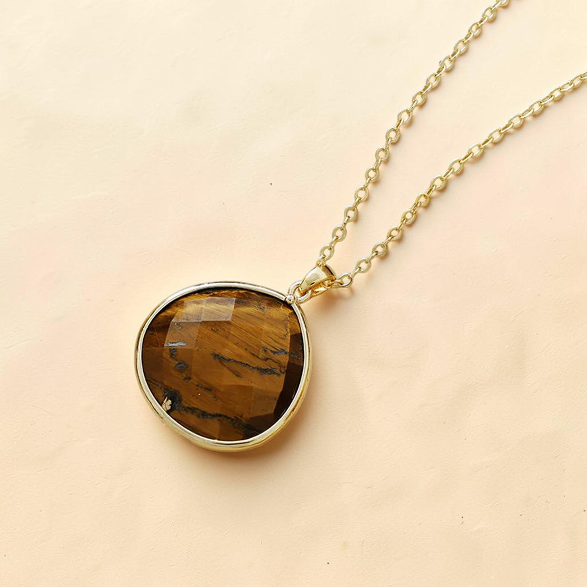 Pendentif Goutte de Lumière en Oeil de Tigre