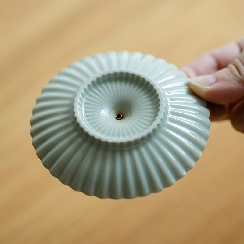 Porte-Encens en Céramique Style Song – Motif Plissé Élégant (8,7 cm)