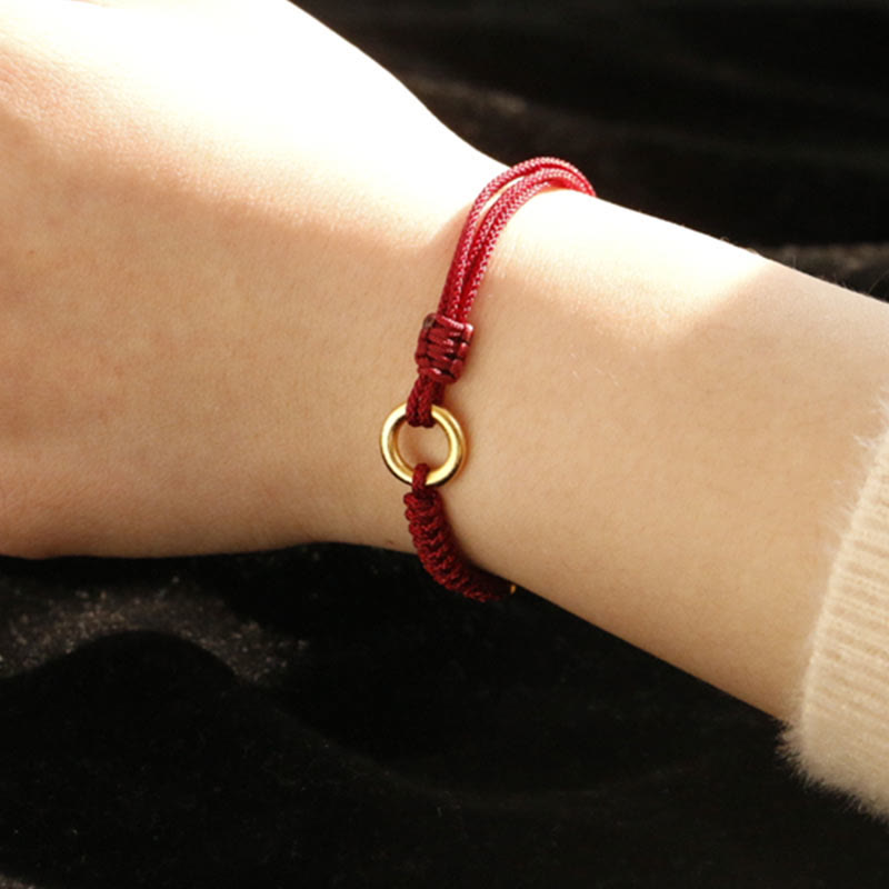 Bracelet Fil Rouge Ajustable avec Boucle de Paix, Protection & Chance