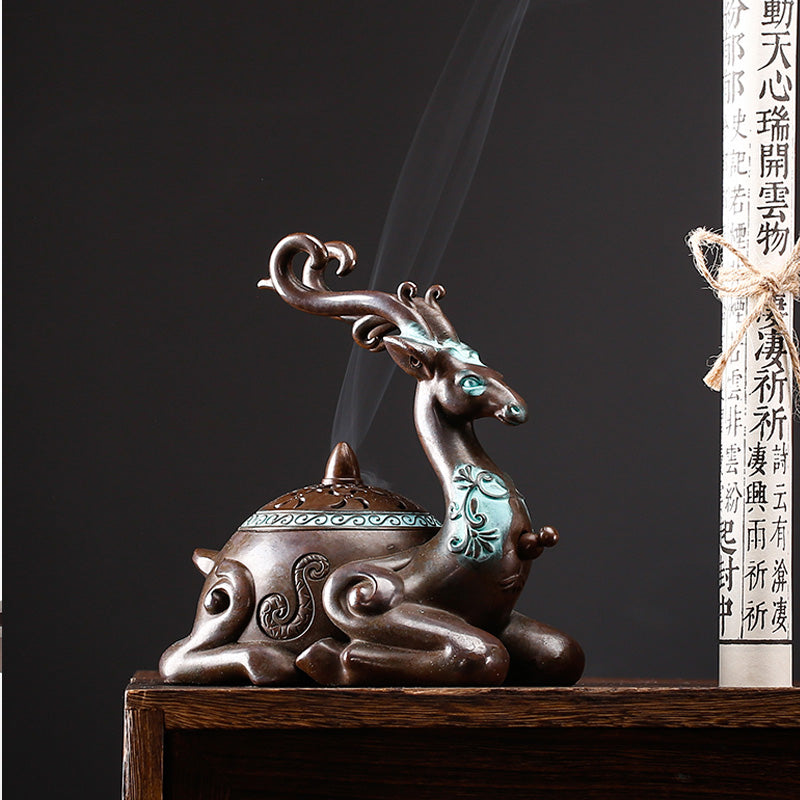 Brûleur d’Encens Cerf Oriental – Céramique Sculptée Bicolore