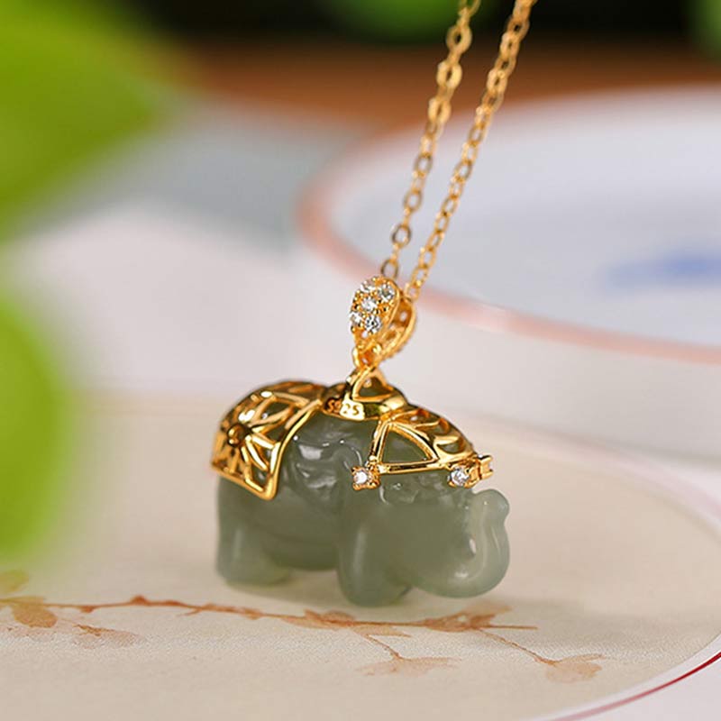 Collier en Jade Naturel avec Pendentif Éléphant en Argent Sterling 925