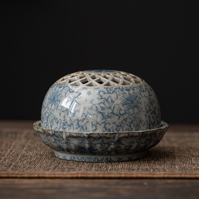 Brûleur d’Encens en Porcelaine Bleu & Blanc – Motifs Traditionnels Chinois
