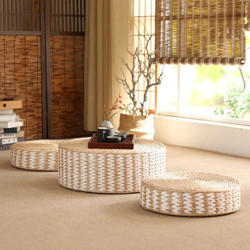 Coussin de Sol Japonais Rond en Paille Tissée à la Main – 40 × 40 × 10 cm