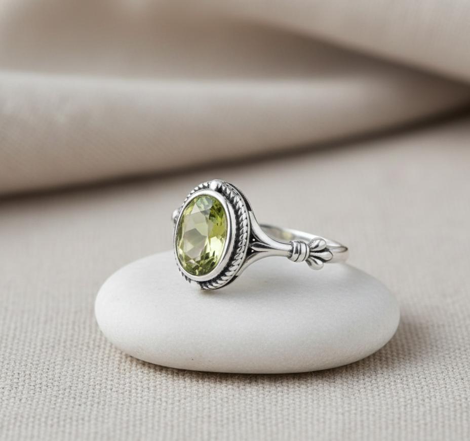 Bague Clarté d’Esprit en Péridot Naturel & Argent Sterling 925