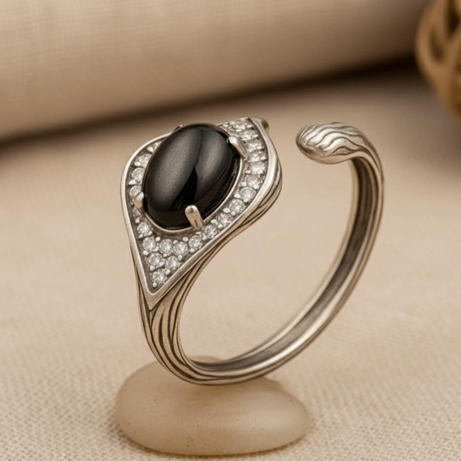 Bague Sérénité Ancrée en Agate Noire Naturelle & Argent – Ajustable
