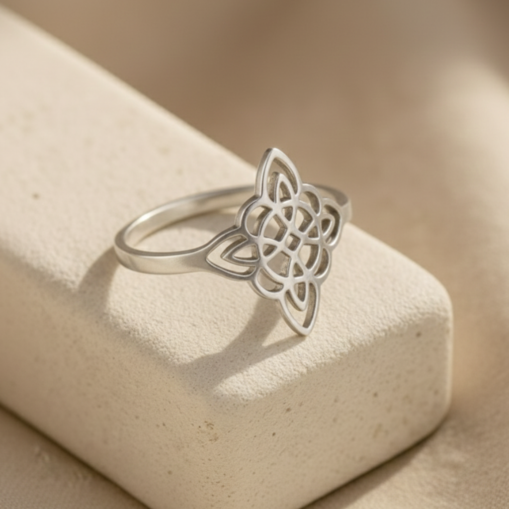 Bague “Protection Éternelle” – Symbole du Nœud de Sorcière – Bague ajustable