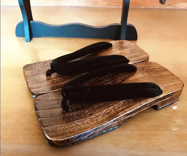 Geta Japonaise Moderne en Bois & Tissu
