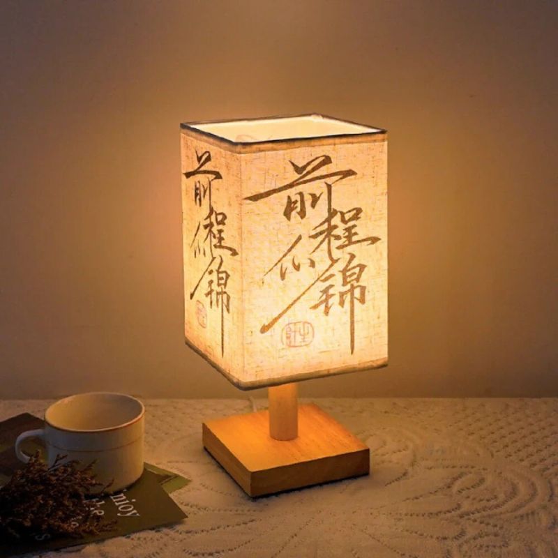Lampe de Bureau Calligraphie Chinoise – Lumière Zen & Ambiance Poétique