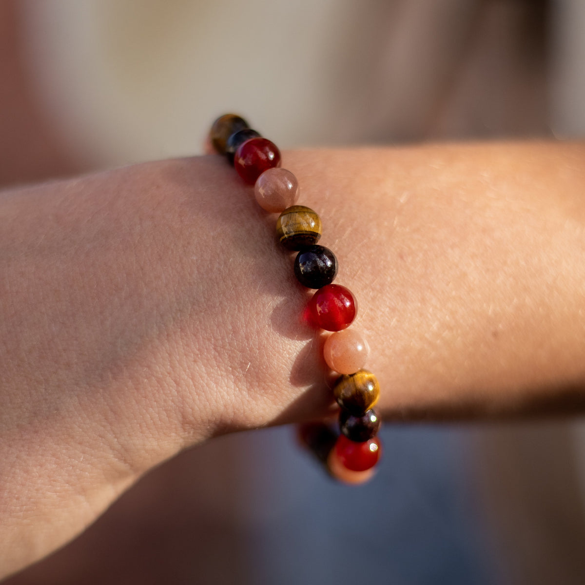 Bracelet Chance & Joie en Oeil de Tigre, Pierre de Soleil, Cornaline & Grenat
