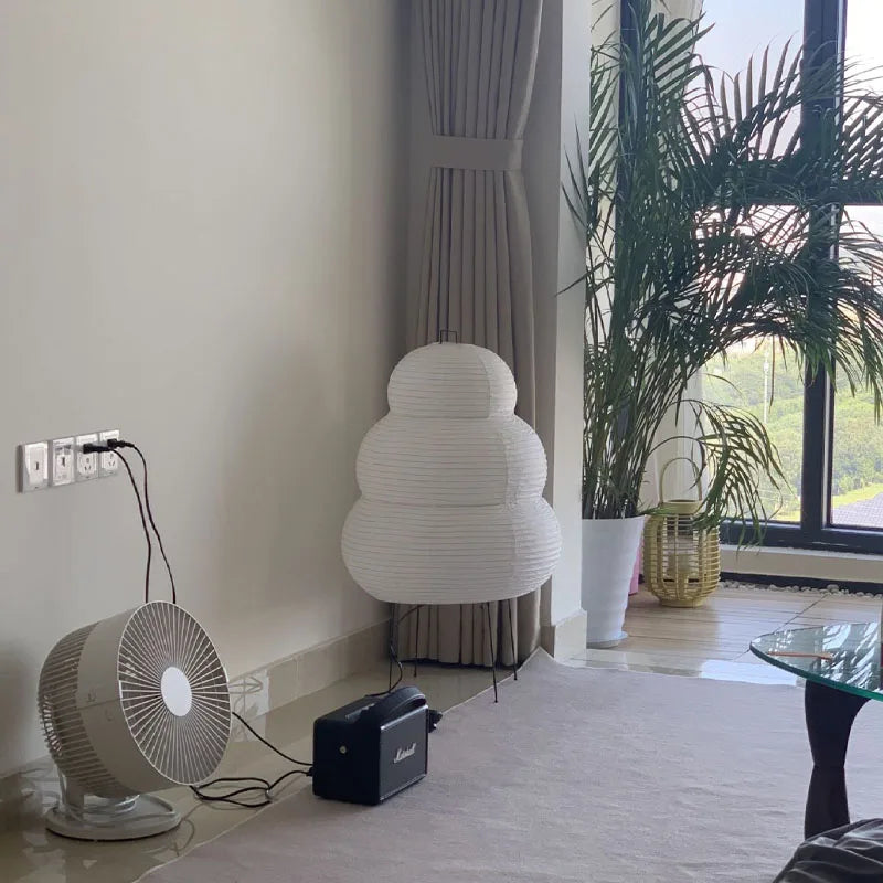 Lampe de Chambre Japonaise en Papier de Riz, Métal & Tissu – Lumière Zen Apaisante