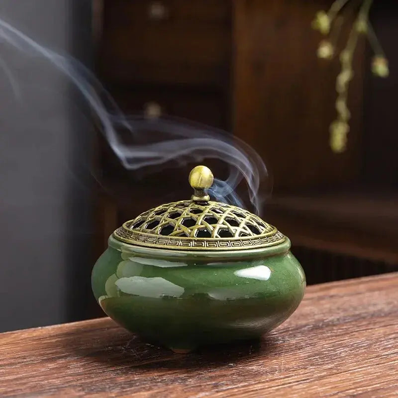 Brûleur d’Encens en Céramique Bouddhiste, Sérénité & Élégance