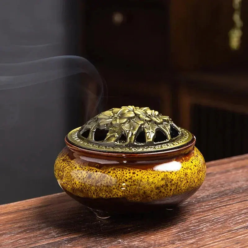 Brûleur d’Encens en Céramique Bouddhiste, Sérénité & Élégance
