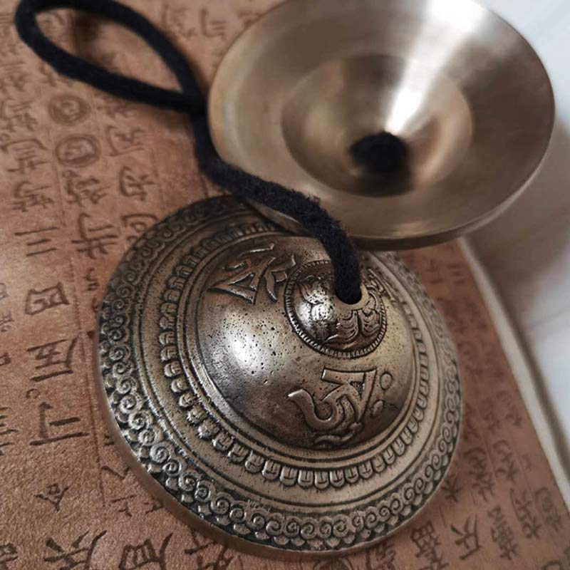 Cloches Tingsha en Cuivre – Cymbales Tibétaines de Méditation avec Mantra “Om Mani Padme Hum”