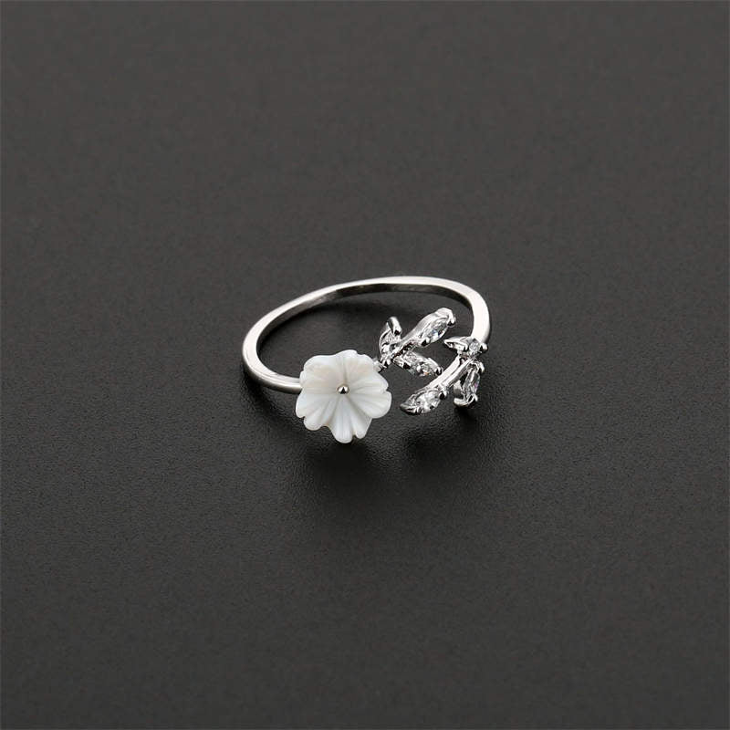 Bague Porte-Bonheur Unisexe en Cuivre – Motif Feuille de Prunier (Ajustable)