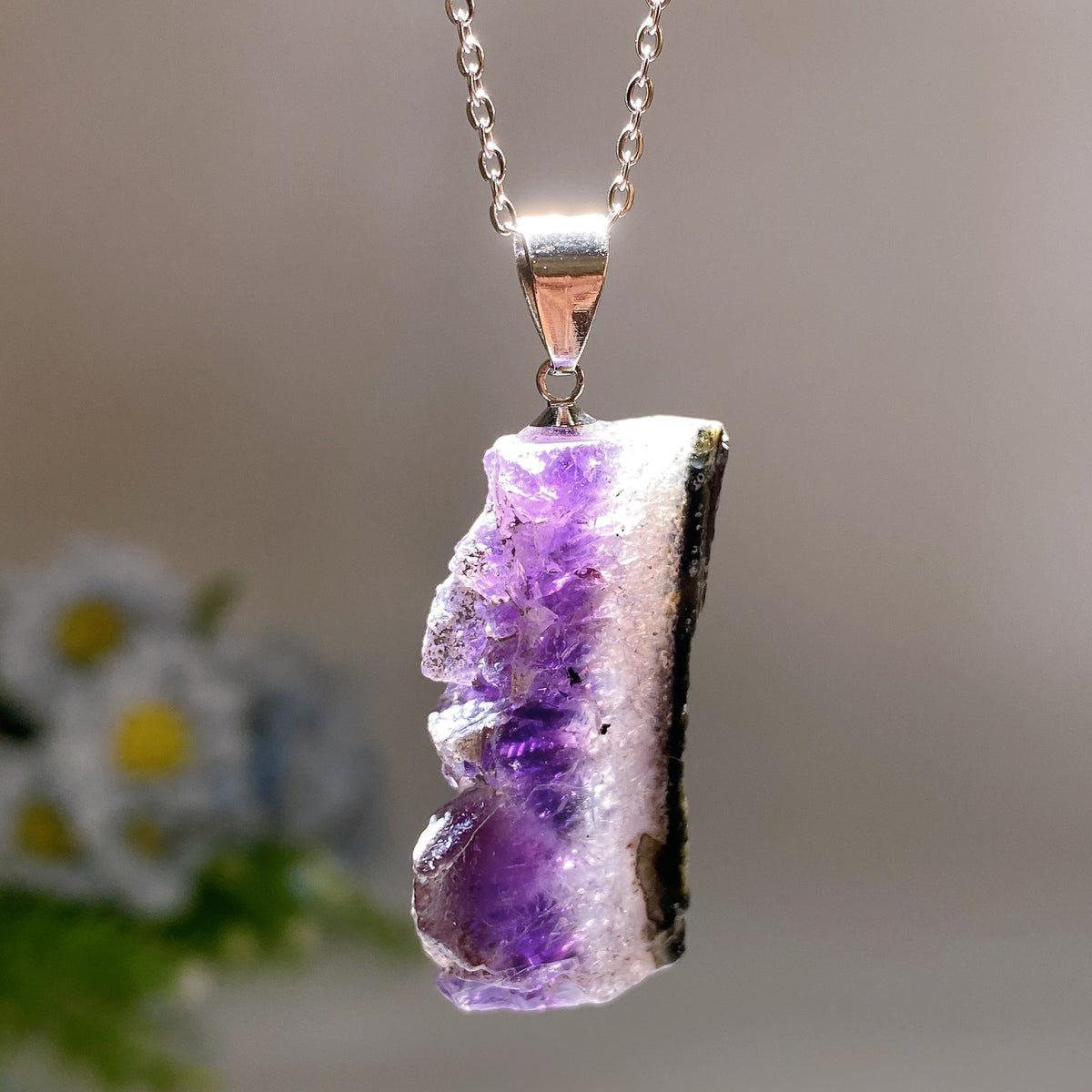 Collier en Améthyste Naturelle Brute – Pendentif Cristal 20 mm & Chaîne Argentée – Unisexe