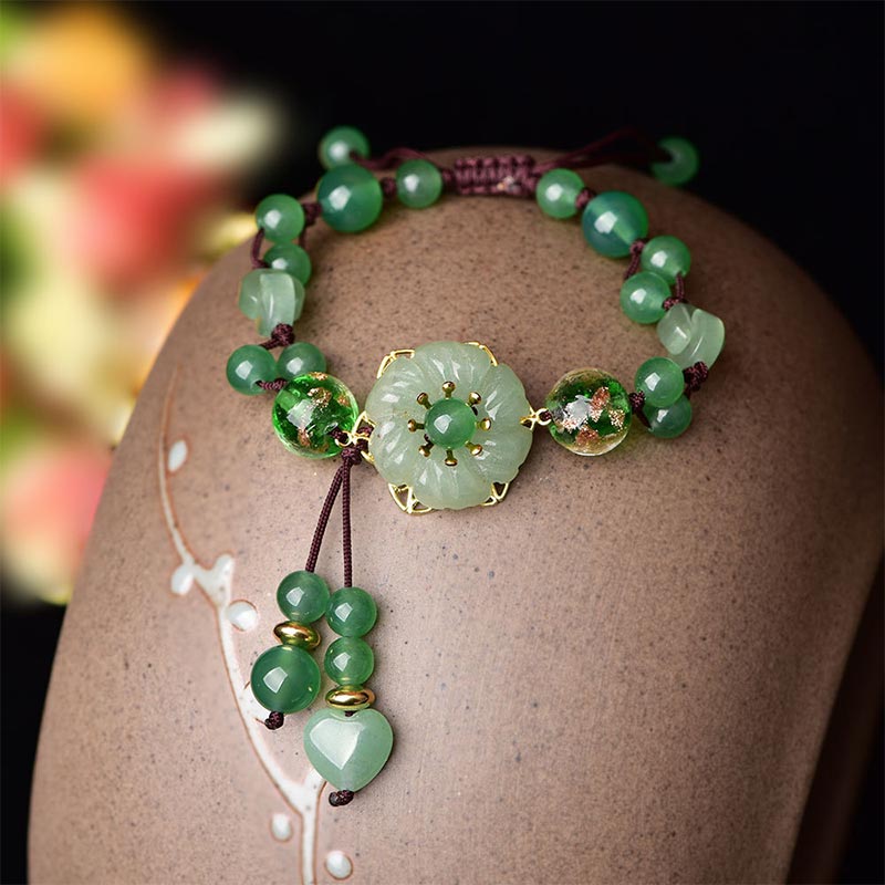 Bracelet Porte-Bonheur en Jade Vert & Fleur Symbolique | Harmonie & Épanouissement