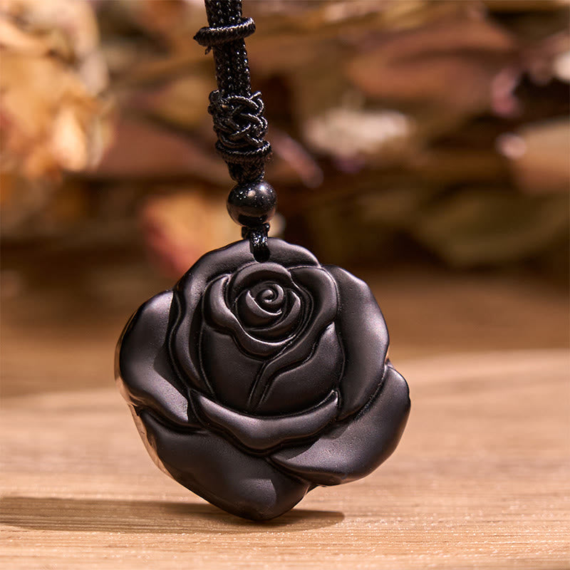 Collier Pendentif Rose en Obsidienne Noire Naturelle